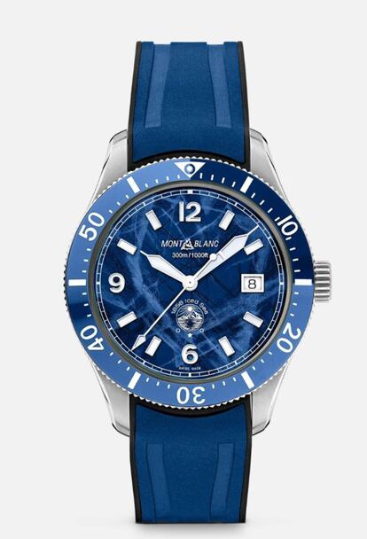 
El 1858 Iced Sea es el primer reloj de Montblanc certificado para hacer submarinismo. Su esfera reproduce la textura del hielo de los glaciares con su intrincada estructura de cristales congelados.
 Precio: 2.800 euros.