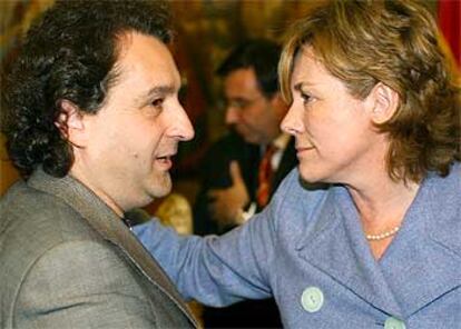 Josep Pons, nuevo director de la ONE, ayer con la ministra de Educación y Cultura, Pilar del Castillo.