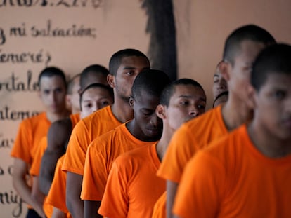 Prisioneros en la Penitenciaría del Litoral, en Guayaquil, el 9 de febrero.