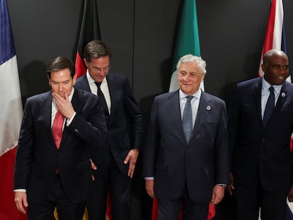 Desde la izquierda, el secretario de Estado de EE UU, Marco Rubio; el secretario general de la OTAN, Mark Rutte; el ministro de Exteriores italiano, Antonio Tajani, y el británico, David Lammy, en Antalya, este jueves.