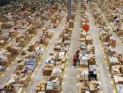 Almacén de Amazon en el Reino Unido.