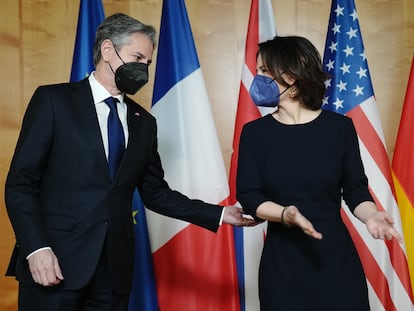 El secretario de Estado de EE UU, Antony Blinken, con la ministra de Exteriores alemana, Annalena Baerbock, este jueves en Berlín.