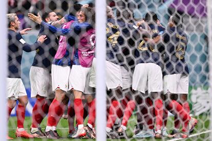 Los jugadores de Francia celebran el segundo gol del partido.