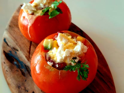 Un tomate que hace de plato completo
