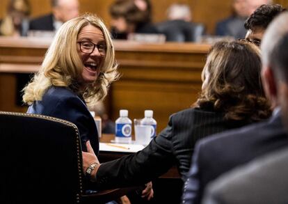 Christine Blasey Ford, una de las presuntas víctimas de abusos por parte del juez nominado al Tribunal Supremo Brett Kavanaugh, durante su comparecencia ante el comité judicial del Senado en el Capitolio, Washington DC.