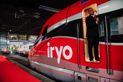 Un tren de Iryo en la estación madrileña de Atocha, en presentación de la oferta comercial, este jueves.