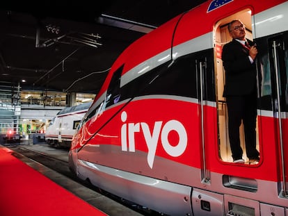 Un tren de Iryo en la estación madrileña de Atocha, en presentación de la oferta comercial, este jueves.
