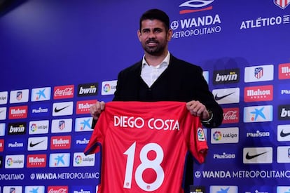 Diego Costa, durante su presentaci&oacute;n con el Atl&eacute;tico.