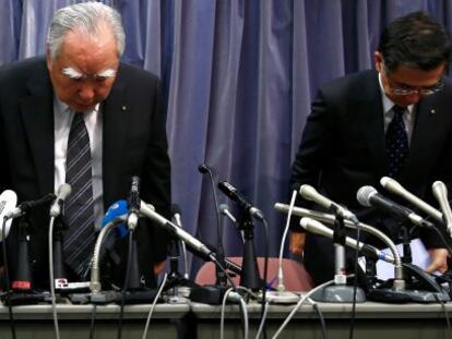 Osamu Suzuki, presidente de Suzuki Motors, pide disculpas tras la rueda de prensa en la que la empresa admite no haber empleado los m&eacute;todos apropiados para medir el consumo de combustible de algunos modelos.