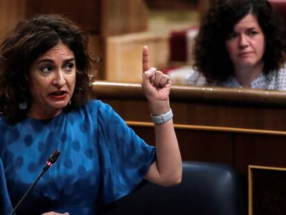 La ministra de Hacienda, María Jesús Montero, en el Congreso.