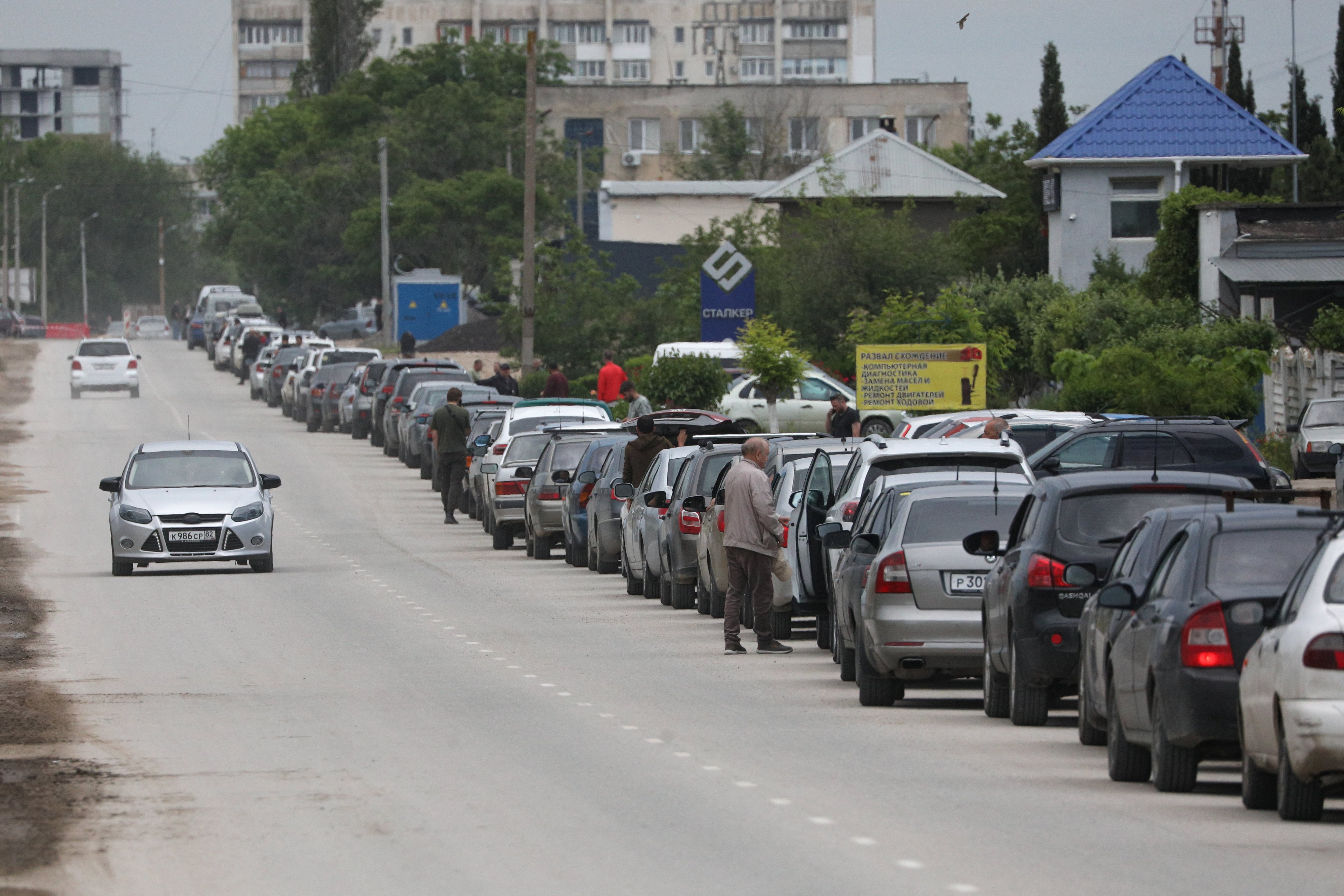 Ucrania asfixia Crimea: asedia las rutas de acceso por tierr