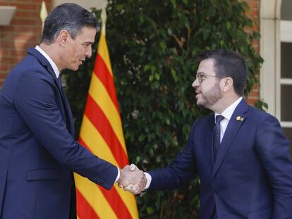 El presidente del Gobierno, Pedro Sánchez, y el presidente de la Generalitat, Pere Aragonès.