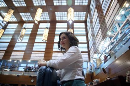 Isabel Diaz Ayuso, del PP, en un pleno de la Asamblea de Madrid.