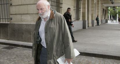 El funcionario Teodoro Montes en los juzgados de Sevilla este miércoles.