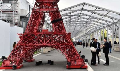 Acceso a las instalaciones donde se celebra la COP21 en París.