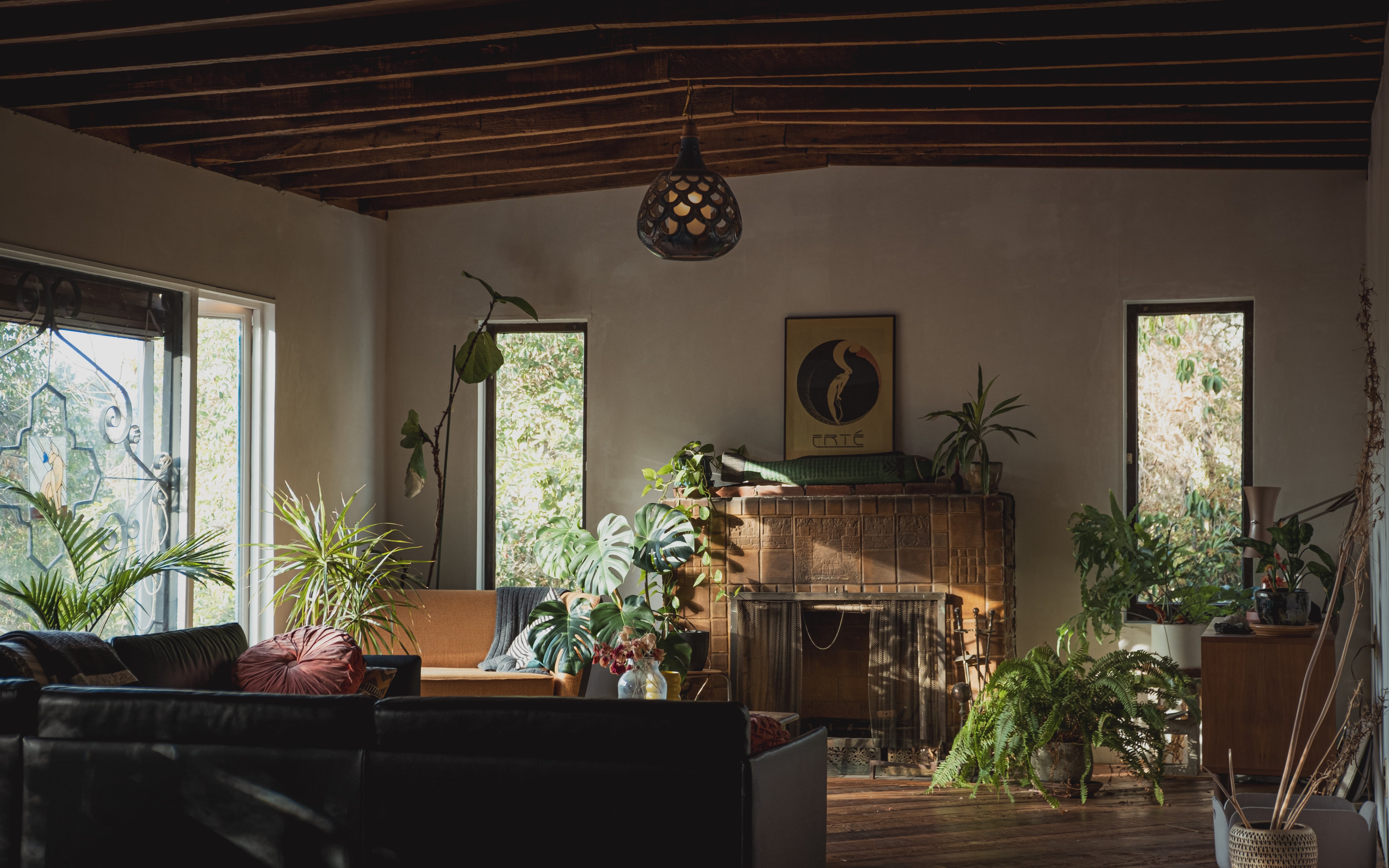 “Era desagradable a la vista, pero pensamos que tenía posibilidades”: cómo un arquitecto español “tiró” una casa de Los Ángeles para resucitarla