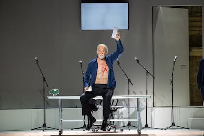 Lluís Homar, en otra escena de 'Memorias de Adriano'.