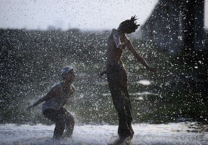 Ola de calor en Karachi, Paquistán, con temperaturas superiores a 40 grados.