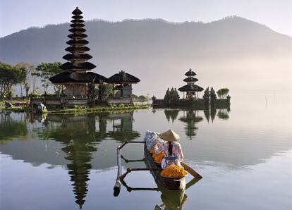 Templos hinduistas de Pura Ulún Danu Bratán, a orillas del lago Bratán, en la isla indonesia de Bali