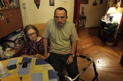 Victoria Sanz, de 84 años, y su hijo Antonio Quiroja, de 55 años y con discapacidad.