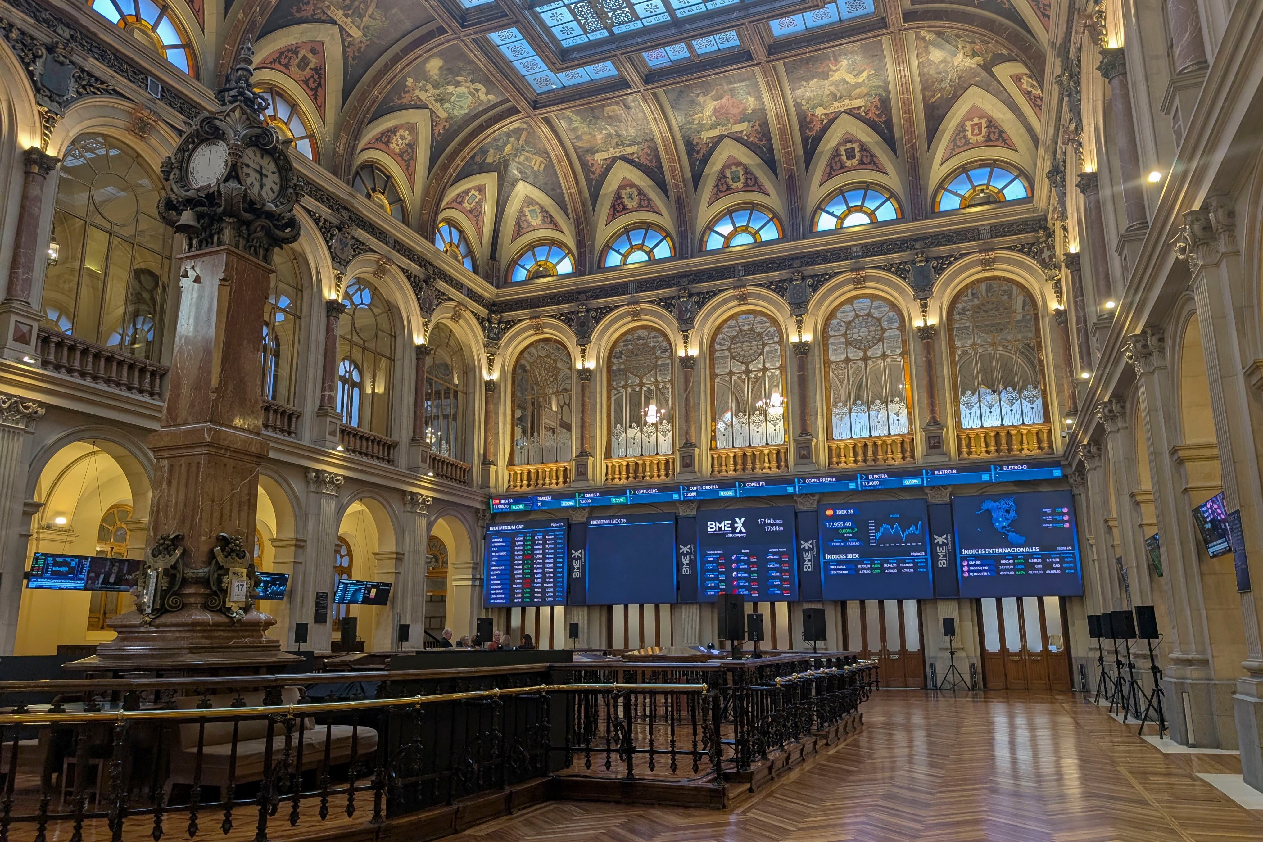 Ibex riconferma massimo storico grazie alle banche