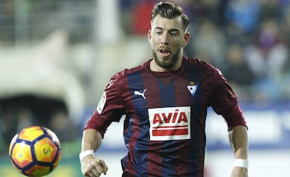 Sergi Enrich, en una imagen de enero de 2017 en un partido entre el Eibar y el Barcelona.
