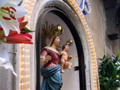 La imagen de la Virgen en su hornacina original.
