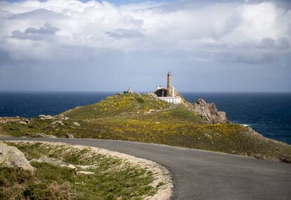 Carretera hacia el faro de cabo Vilán, en la Costa da Morte (A Coruña).