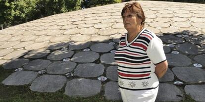 Icíar Lamarain en una foto de archivo en el monumento a las víctimas del terrorismo en Vitoria.