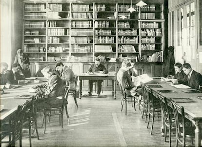 Imagen de la biblioteca de ESCP Europe en torno a 1910.