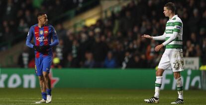 Neymar y Lustig, en el partido en Celtic Park.