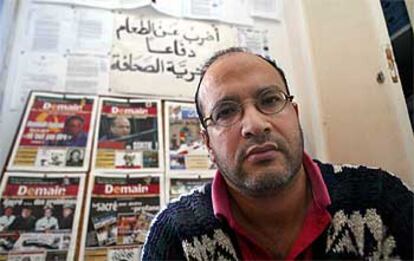 Alí Lmrabet, director del semanario <i>Demain,</i> en una foto tomada en Rabat el 12 de mayo.