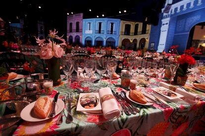 Un aspecto del salón del Sporting Club de Montecarlo antes de la cena.