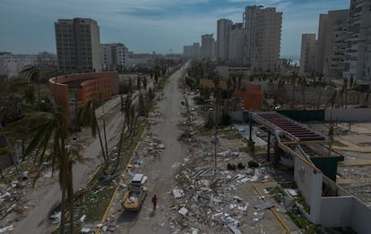 Vista de la zona hotelera Punta Diamante en el puerto mexicano de Acapulco,  destruida por el paso del huracán ‘Otis’