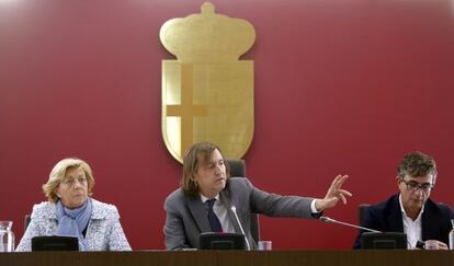 El alcalde del PP Baltasar Santos en un pleno del ayuntamiento de Navalcarnero, que dirige desde 1995.