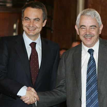 Zapatero, con Maragall tras la reunión que ambos han mantenido en el Congreso.