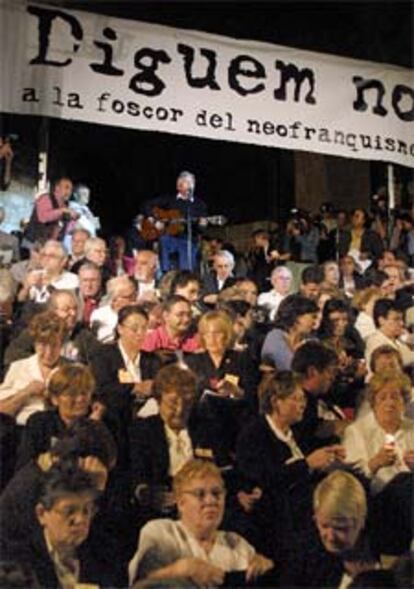 Manifestaciones en Barcelona por la devolución de documentos del mismo, en octubre de 2002.