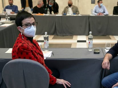 Carme Ruscalleda y Joan Roca, durante la reunión mantenida este martes en Barcelona por el gremio de la restauración.