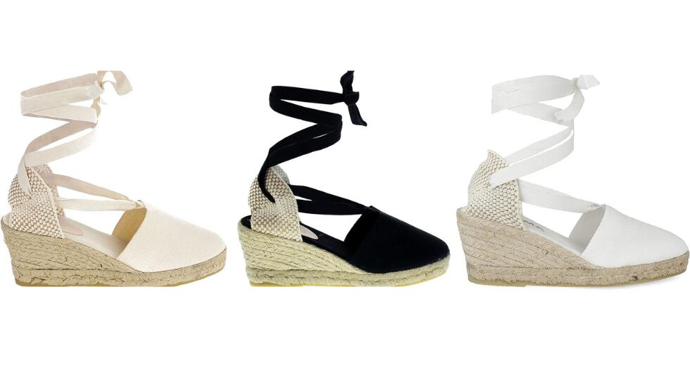 Sandalias con cuña de esparto.