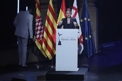 La princesa Leonor interviene durante la entrega de los Premios Princesa de Girona 2025 en el Gran Teatre del Liceu.