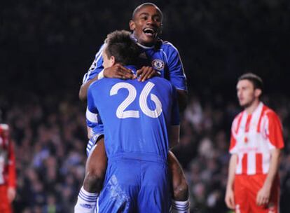 Kalou y Terry celebran uno de los goles