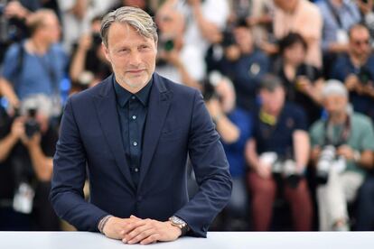 El actor Mads Mikkelsen durante el photocall de la película Arctic en Cannes, el 10 de mayo de 2018. 