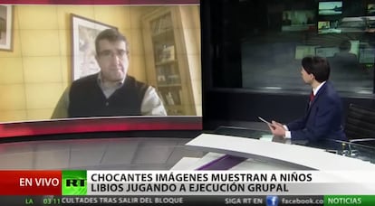 El periodista chileno Mauricio Ampuero entrevista al activista español Eduardo Luque Guerrero.