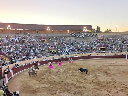 Tercio de varas con un toro de Adolfo Martín.