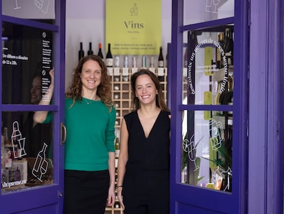 Sense, la primera tienda de Barcelona de bebidas sin alcohol, abierta en el barrio de Gràcia por Kimber Lockhart y Deborah Nuñez.