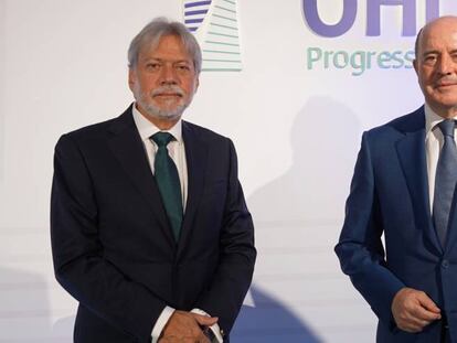El presidente de OHLA, Luis Amodio, junto al consejero delegado, José Antonio Fernández Gallar.