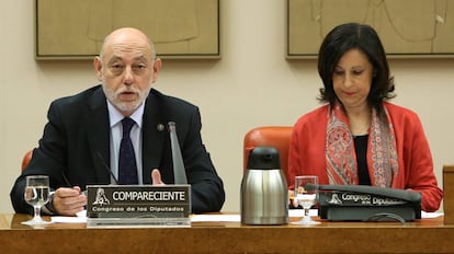 El fiscal General del Estado, José Manuel Maza junto a Margarita Robles.