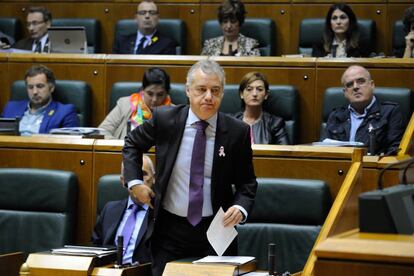 El lehendakari Urkullu, en el pleno del Parlamento celebrado este viernes.