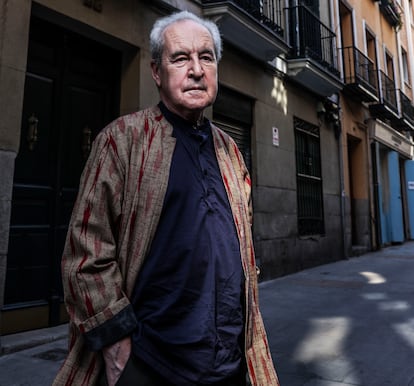 John Banville, retratado en el centro de Madrid en 2023.