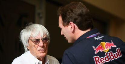 Ecclestone habla con Christian Horner, del equipo de Red Bull.